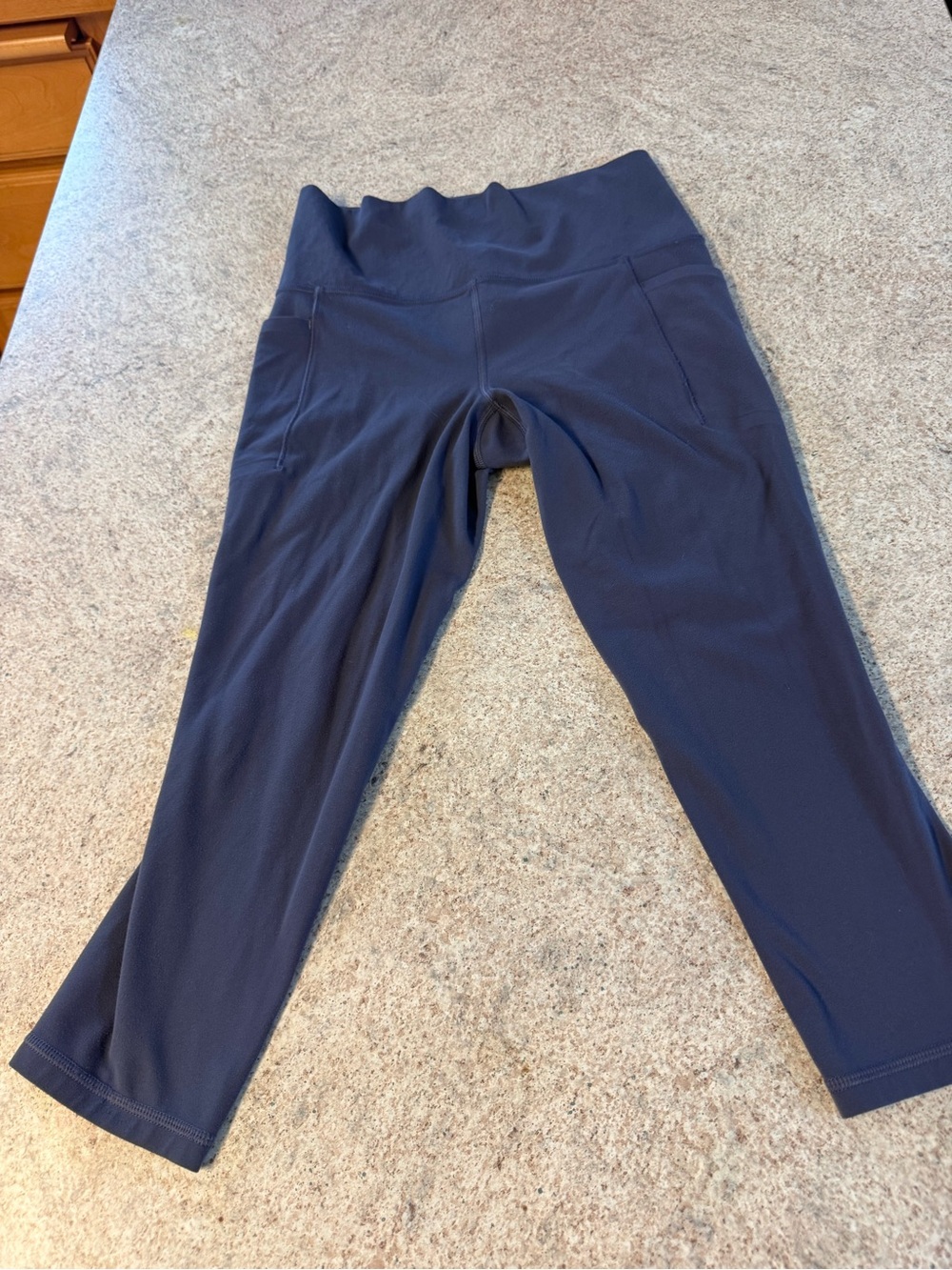 Athleta Navy Salutation Stash Pocket II Capri